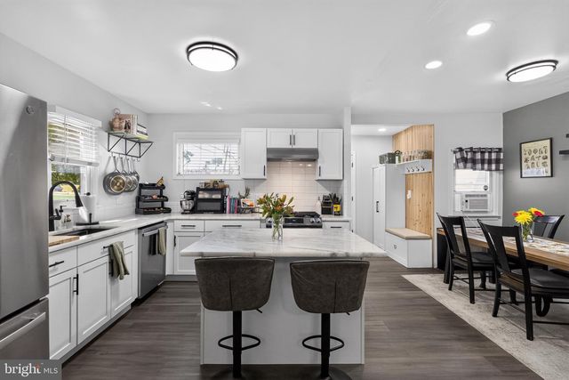 1100 HARDING DR, Havertown, PA 19083