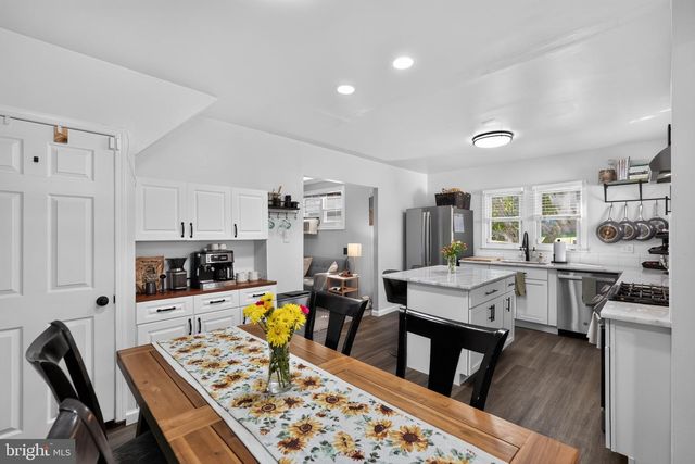 1100 HARDING DR, Havertown, PA 19083