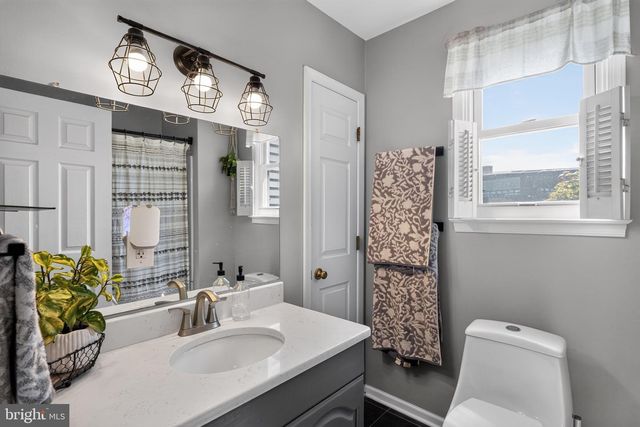 1100 HARDING DR, Havertown, PA 19083