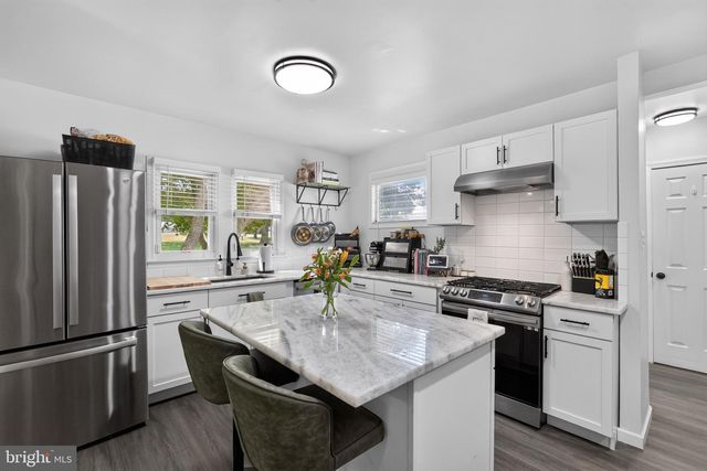1100 HARDING DR, Havertown, PA 19083