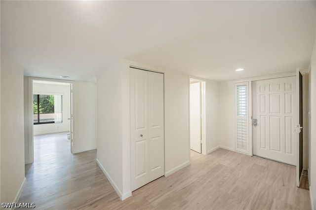 425 Wildwood LN, Naples, FL 34105