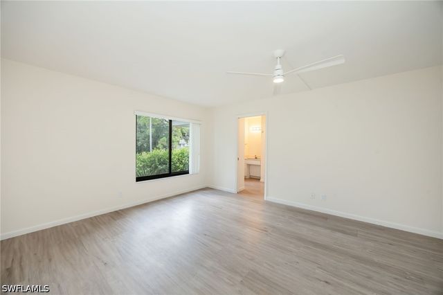 425 Wildwood LN, Naples, FL 34105