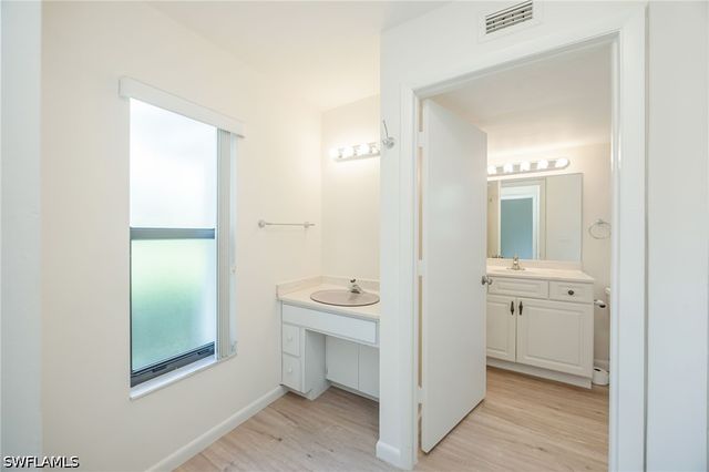 425 Wildwood LN, Naples, FL 34105