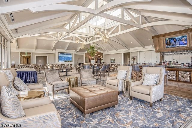 425 Wildwood LN, Naples, FL 34105
