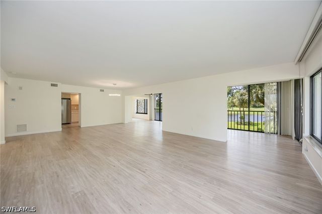 425 Wildwood LN, Naples, FL 34105