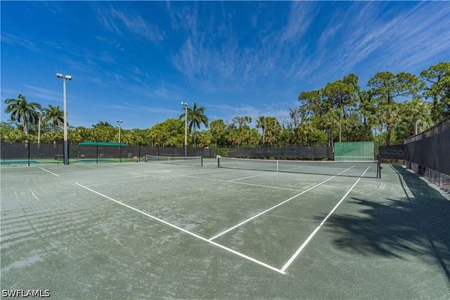 425 Wildwood LN, Naples, FL 34105
