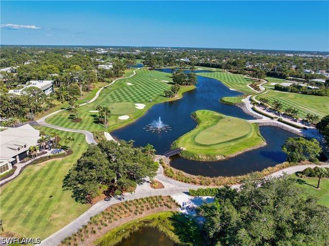 425 Wildwood LN, Naples, FL 34105