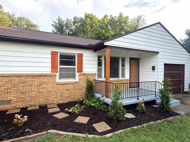 515 W 4th St, Haysville, KS 67060