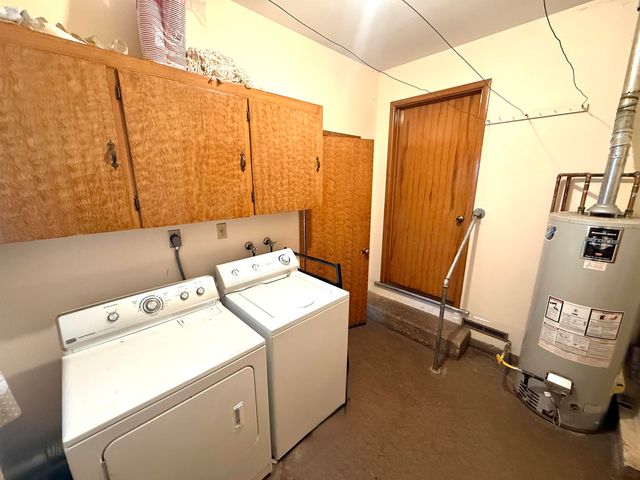 515 W 4th St, Haysville, KS 67060