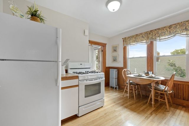 10 Newcastle Rd 2, Peabody, MA 01960