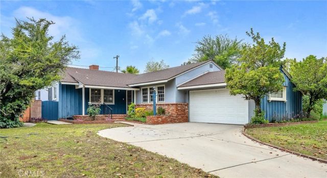 6913 Columbus Avenue, Van Nuys, CA 91405