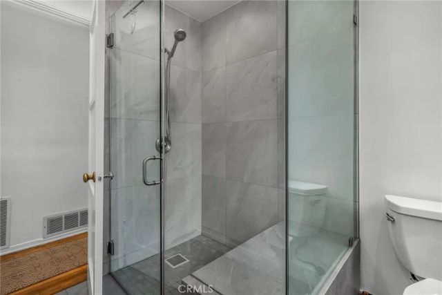 6913 Columbus Avenue, Van Nuys, CA 91405