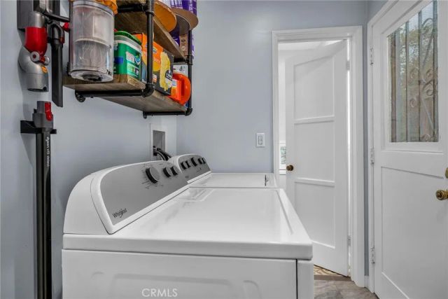 6913 Columbus Avenue, Van Nuys, CA 91405