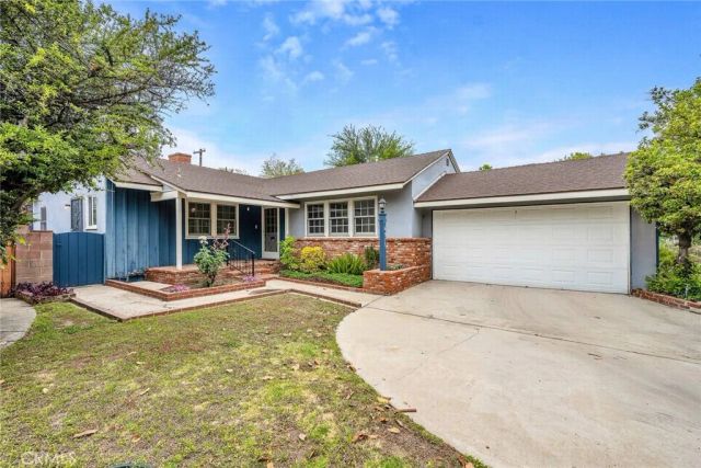 6913 Columbus Avenue, Van Nuys, CA 91405
