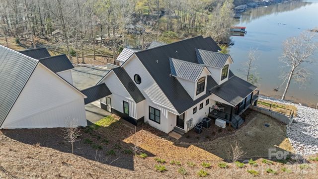 587 Carolina Drive, Troy, NC 27371
