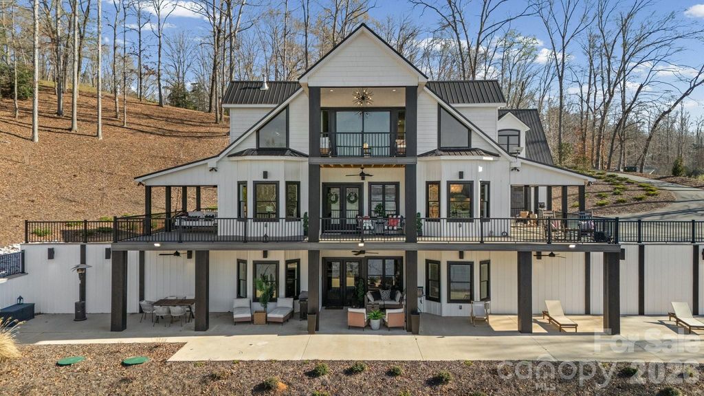 587 Carolina Drive, Troy, NC 27371