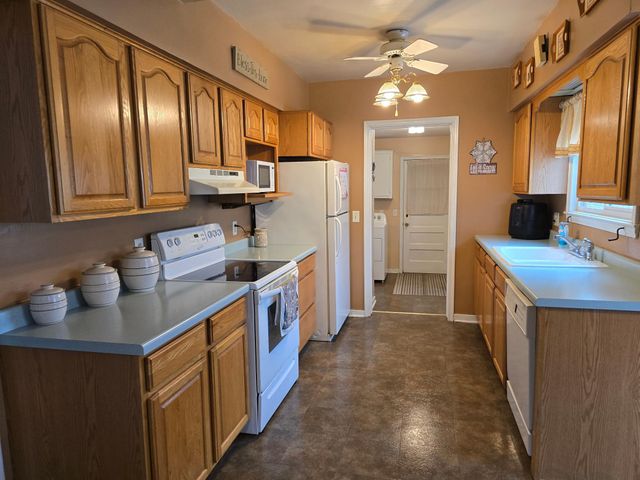 405 Clary Street W, Worthington, MN 56187