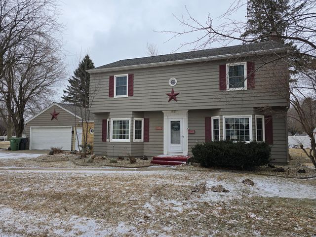 405 Clary Street W, Worthington, MN 56187