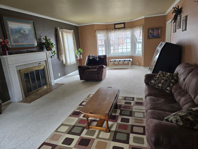 405 Clary Street W, Worthington, MN 56187