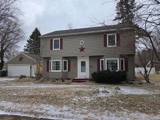 405 Clary Street W, Worthington, MN 56187