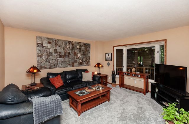 9049 NW 37 Street, Polk City, IA 50226