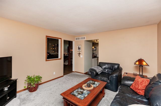 9049 NW 37 Street, Polk City, IA 50226