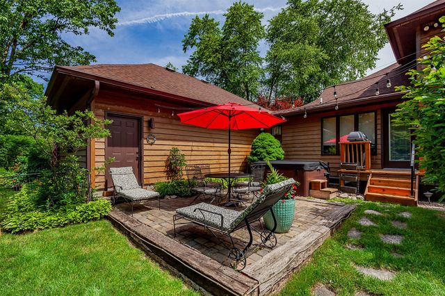 9049 NW 37 Street, Polk City, IA 50226