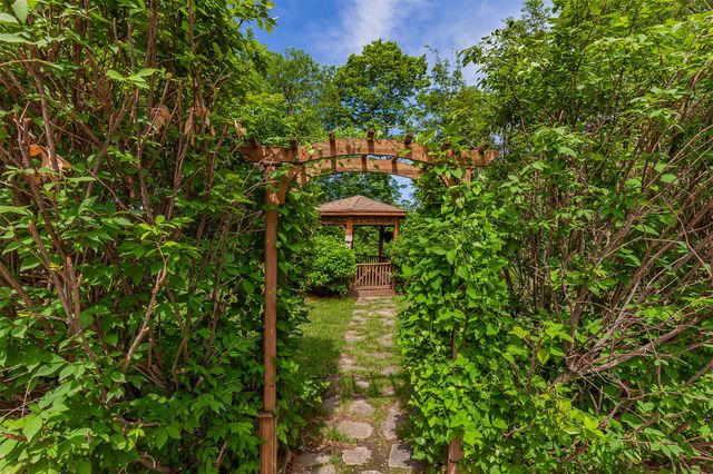 9049 NW 37 Street, Polk City, IA 50226