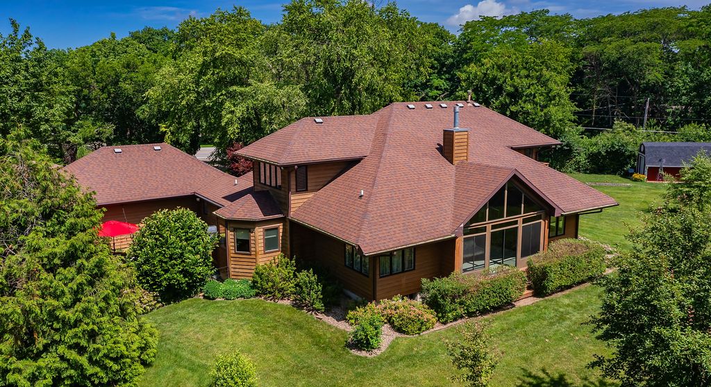 9049 NW 37 Street, Polk City, IA 50226