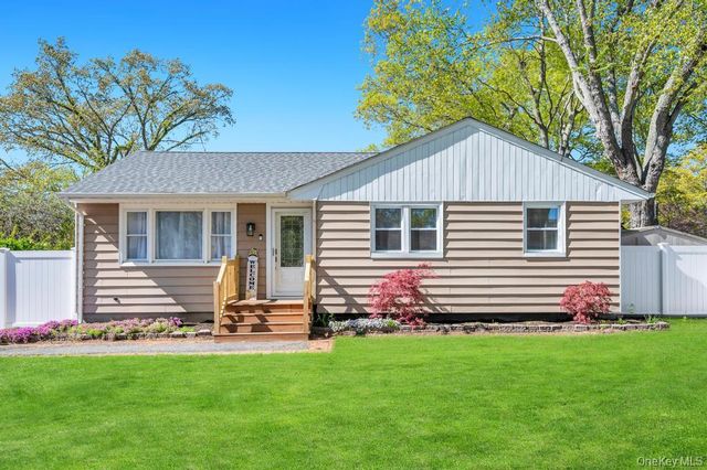 59 Applegate Drive, Mastic, NY 11950