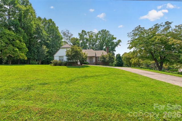 2923 Dogwood Drive, Claremont, NC 28610
