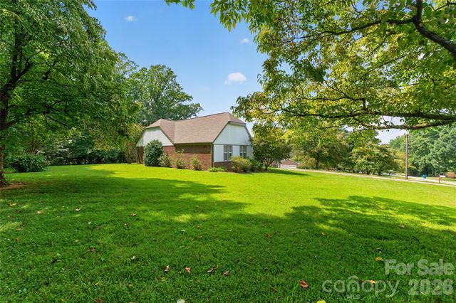 2923 Dogwood Drive, Claremont, NC 28610