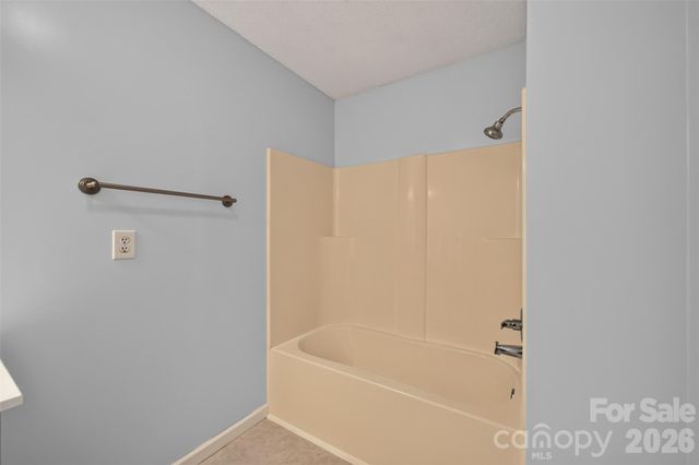 2923 Dogwood Drive, Claremont, NC 28610