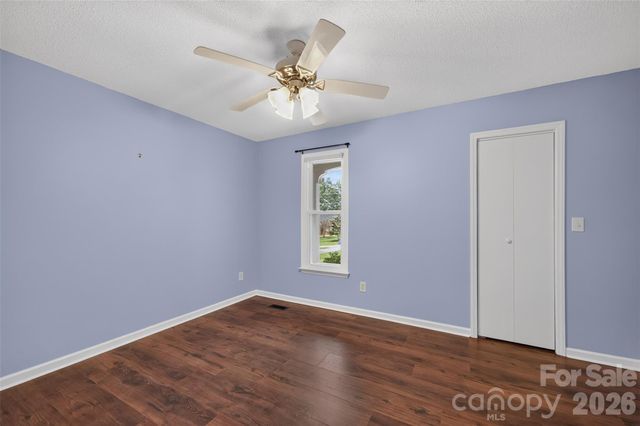 2923 Dogwood Drive, Claremont, NC 28610