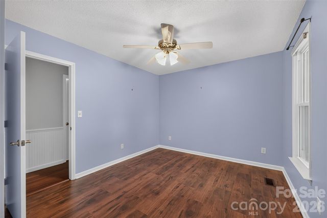 2923 Dogwood Drive, Claremont, NC 28610