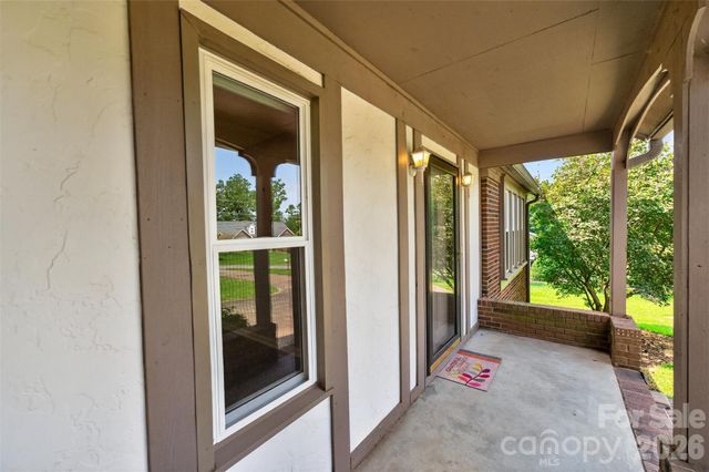 2923 Dogwood Drive, Claremont, NC 28610