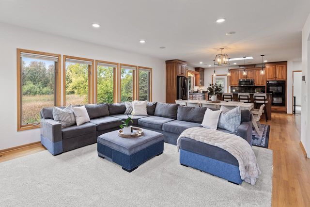 8370 W Lake Drive, Chanhassen, MN 55317
