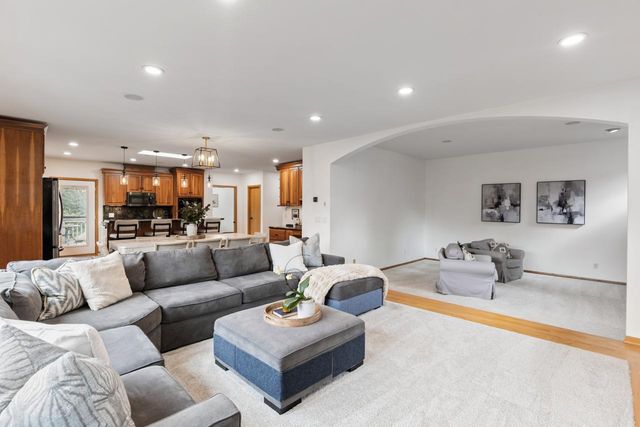 8370 W Lake Drive, Chanhassen, MN 55317