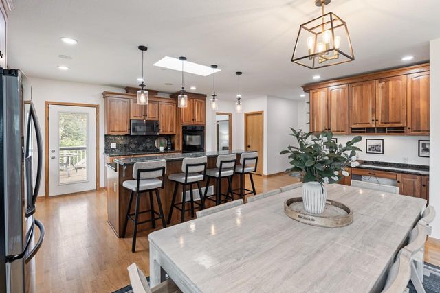 8370 W Lake Drive, Chanhassen, MN 55317