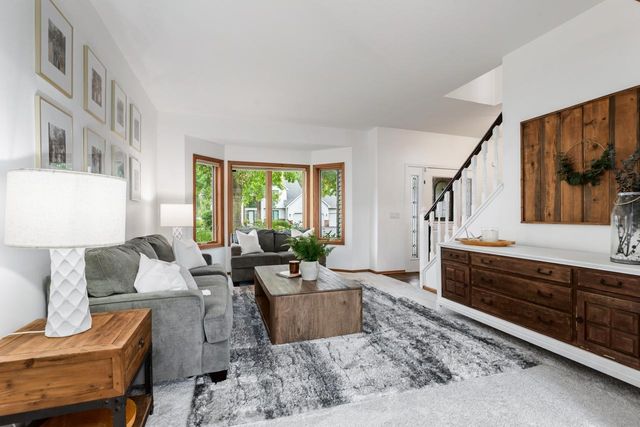 8370 W Lake Drive, Chanhassen, MN 55317