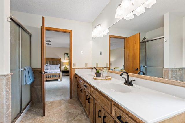 8370 W Lake Drive, Chanhassen, MN 55317