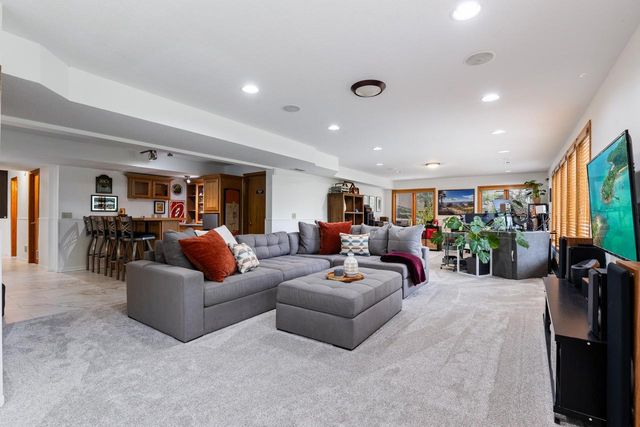 8370 W Lake Drive, Chanhassen, MN 55317