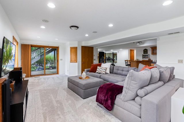8370 W Lake Drive, Chanhassen, MN 55317
