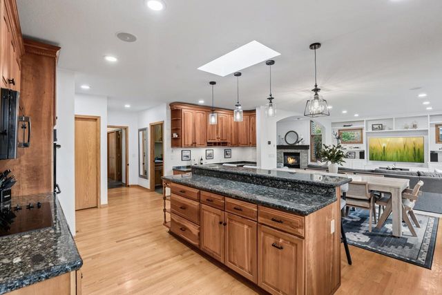 8370 W Lake Drive, Chanhassen, MN 55317
