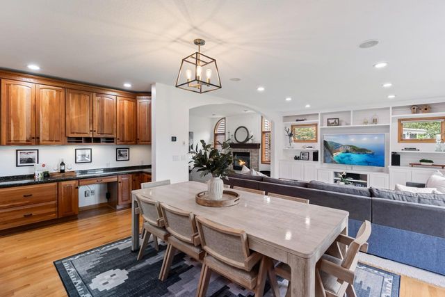 8370 W Lake Drive, Chanhassen, MN 55317