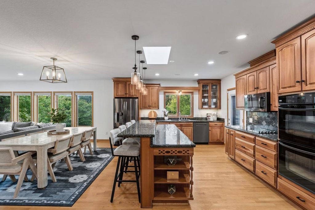 8370 W Lake Drive, Chanhassen, MN 55317 — photo 3