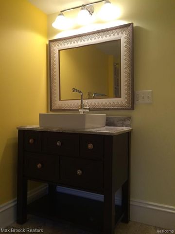 115 E Lincoln Street, Birmingham, MI 48009