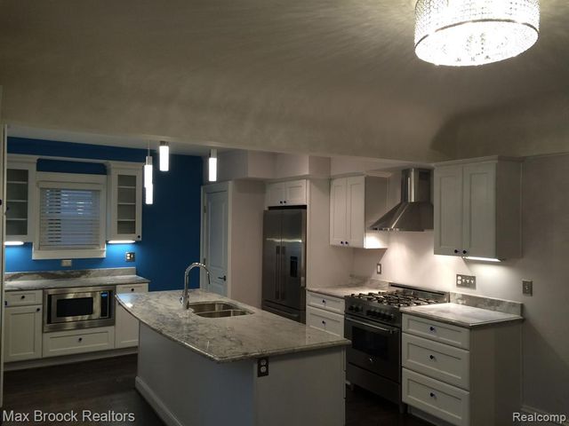 115 E Lincoln Street, Birmingham, MI 48009