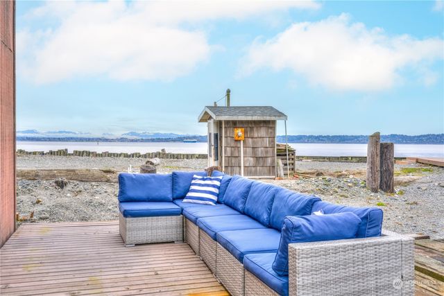 15 U Snoqualmie Avenue, Hat Island, WA 98206