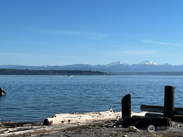 15 U Snoqualmie Avenue, Hat Island, WA 98206